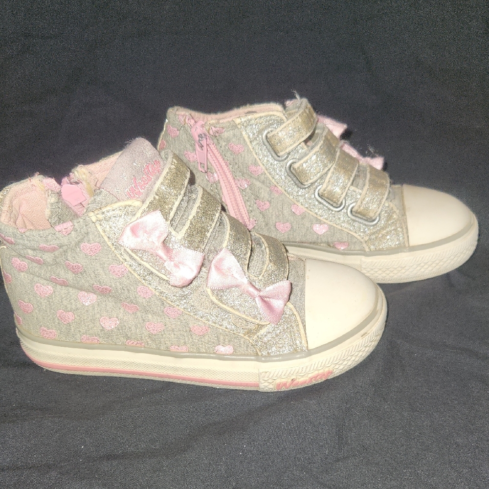 Weestep Kids High-Top Sneakers with Pink Hearts